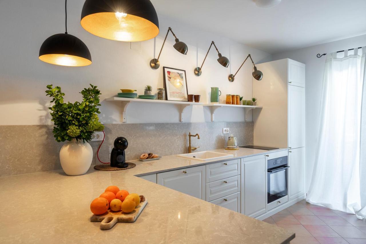 Apartman Luri Sutivan Buitenkant foto